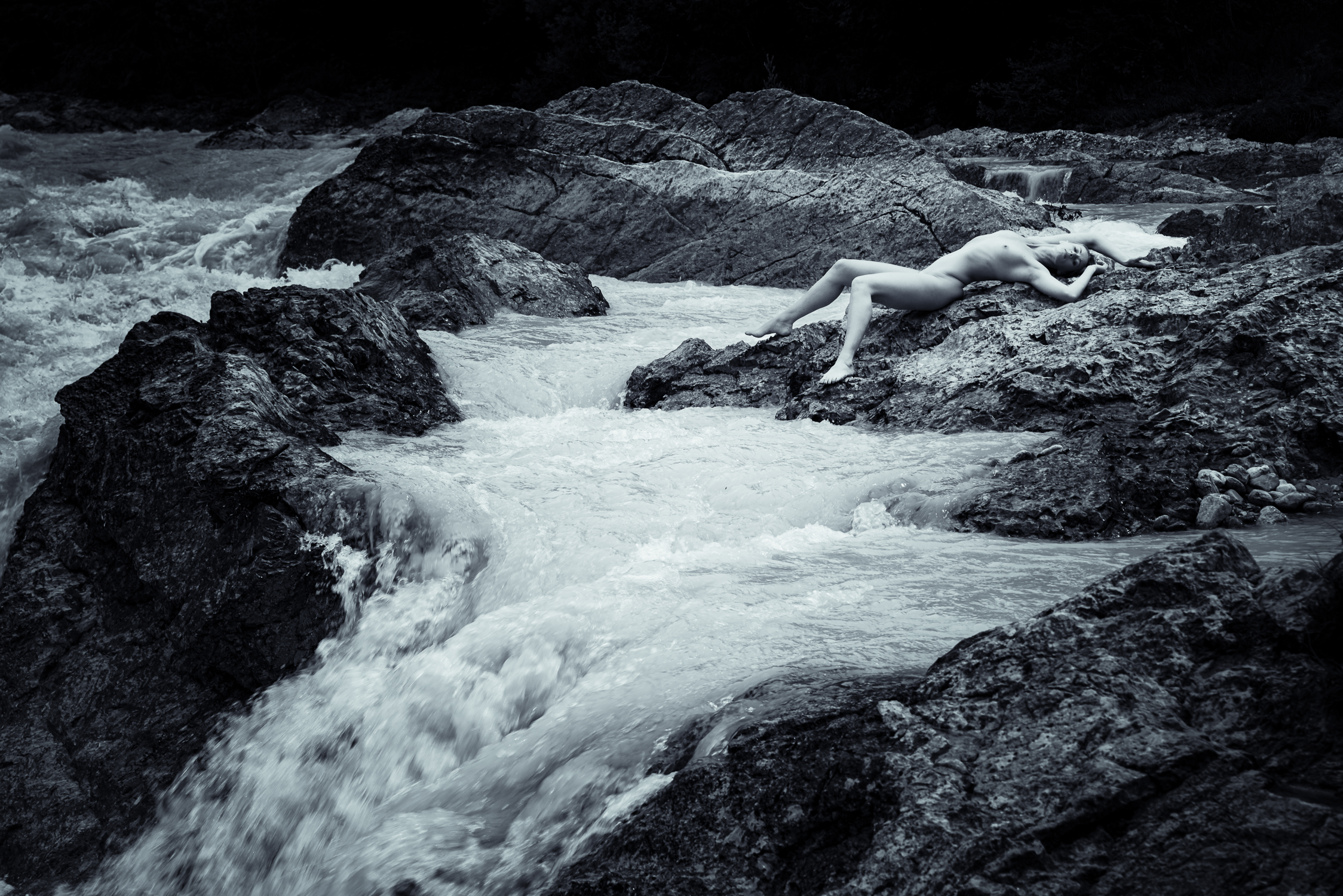 Akt und Wasser 8968